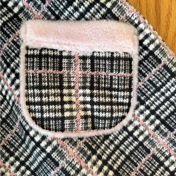 Gorgeous velvet girls swing coat in a size 6- perfect condition! - Picture 3 of 8